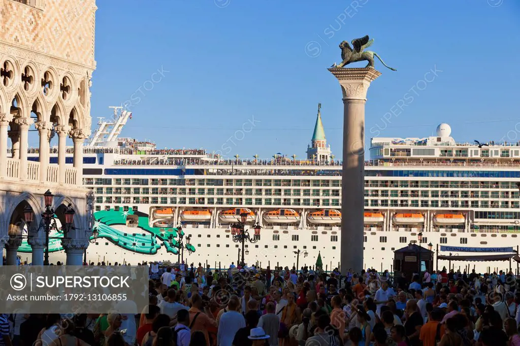 Italy, Venetia, Venice, listed as World Heritage by UNESCO, Piazza San Marco (St Mark's Square), and a cruise ship