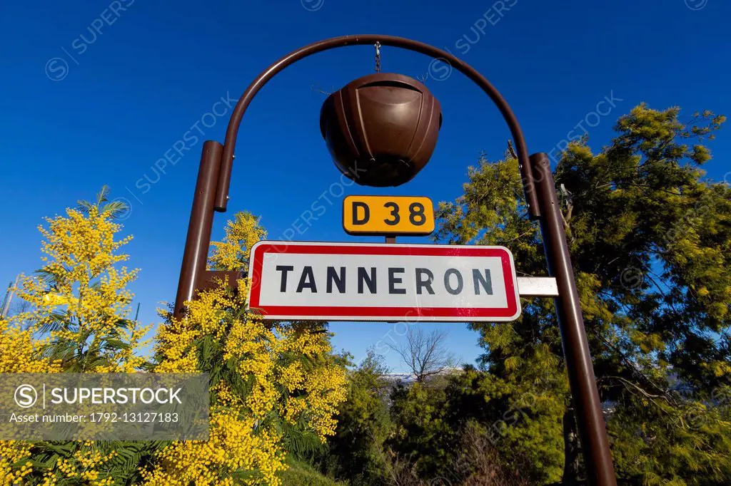 France, Var, Massif du Tanneron, Tanneron, road sign