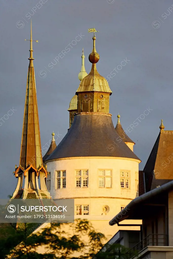 France, Doubs, Montbéliard, castle of the Dukes of Wurtemberg at sunset, turn Henriette historic monument
