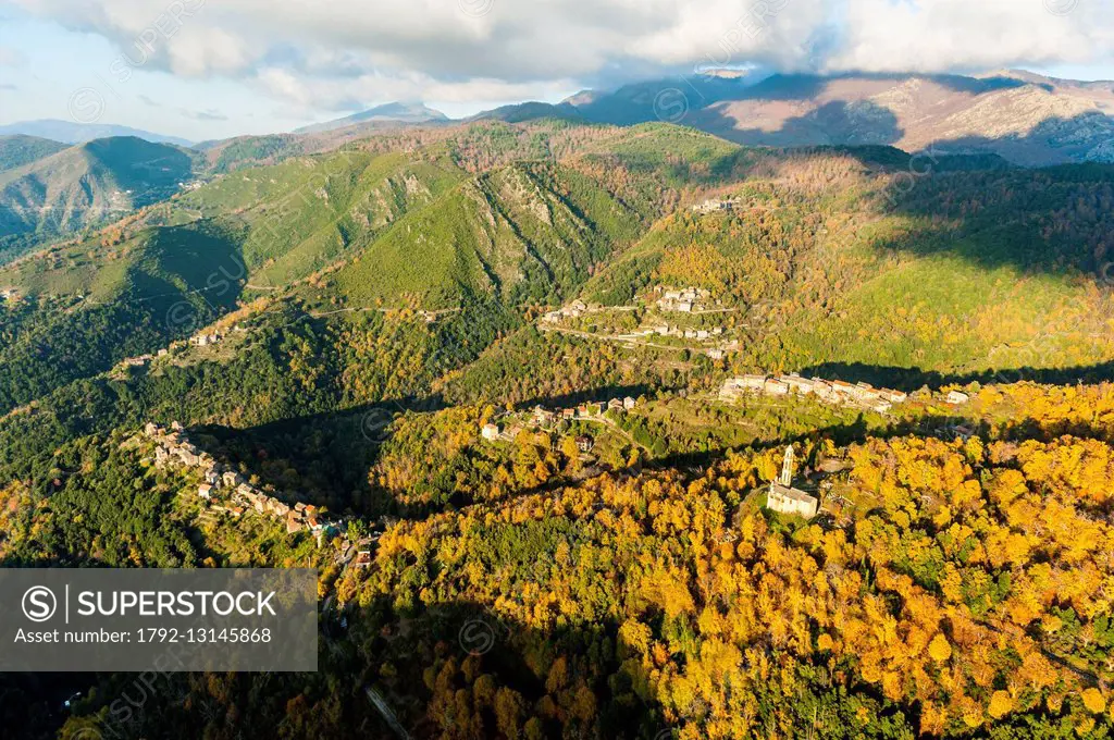 France, Haute Corse, Sant'Andréa di Bozio occupies a mountainous amphitheater open to the west (aerial view)