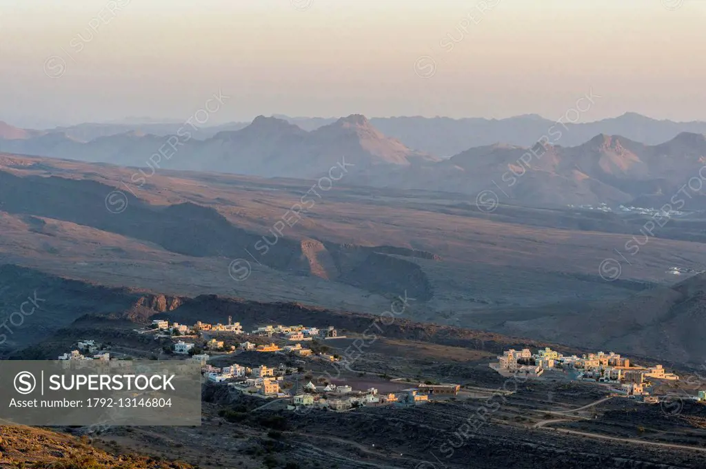 Sultanate of Oman, gouvernorate of Ad-Dakhiliyah, Al Hajar Mountains range, the surroundings of Al Hamra at the foot of Djebel Shams