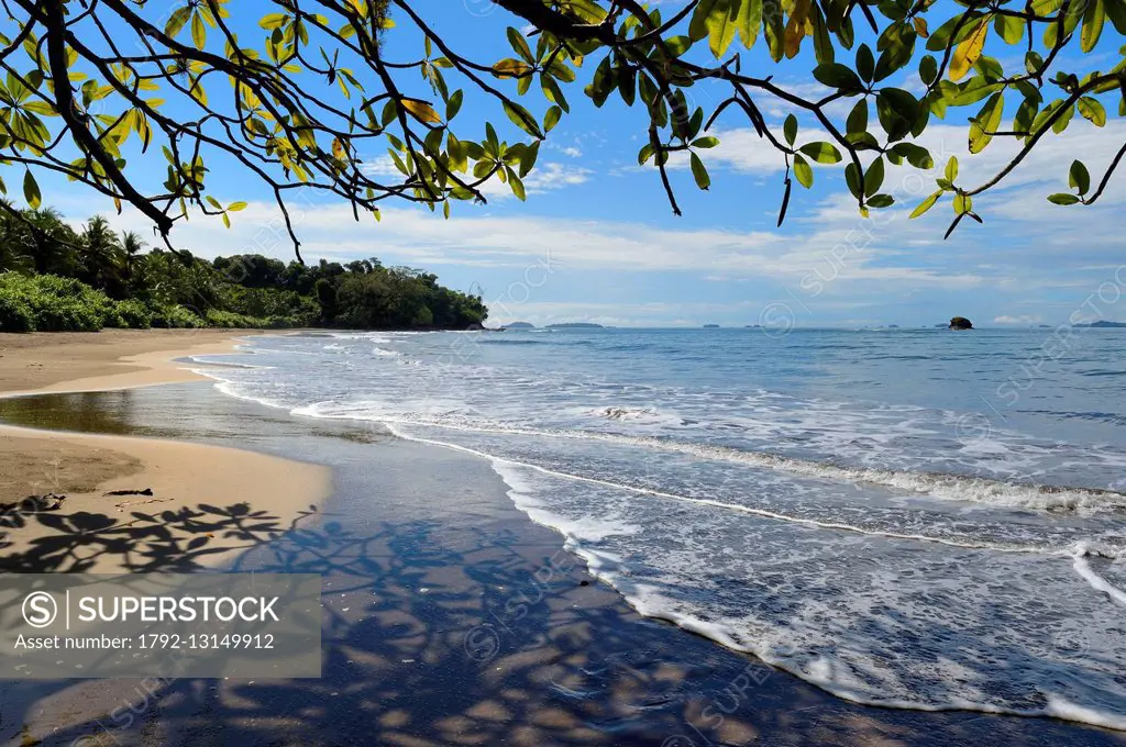 Panama, Chiriqui province, Gulf of Chiriqui National Marine Park, Isla Palenque, playa Palenque south beach