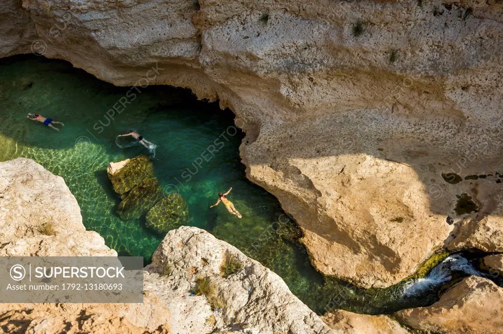 Oman, Wadi Shab, pools and biefs at the end of the canyon