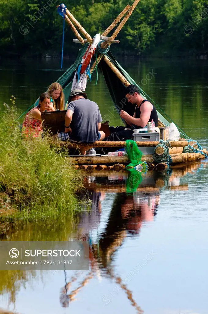 Sweden, Central area, Varmland County, timber raft boat on Klaralven river between villages of Stollet and Ederback, building the timber boat at Stoll...