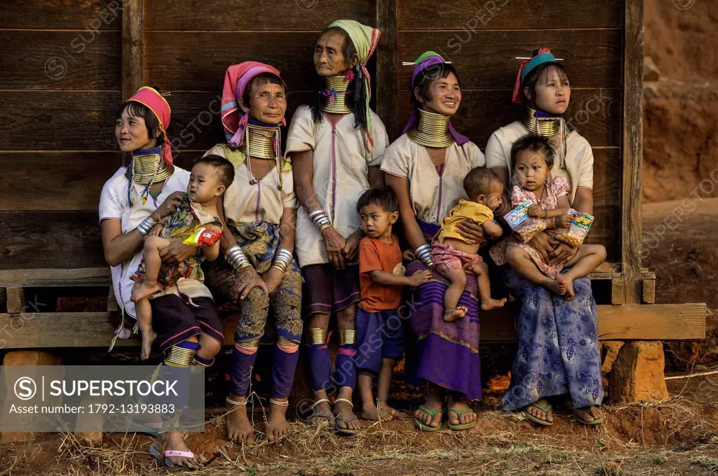 Myanmar (Burma), Kayah state, Kayan tribe (Padaung), Dau Ki (Pan Pat group), group of women called giraffe women
