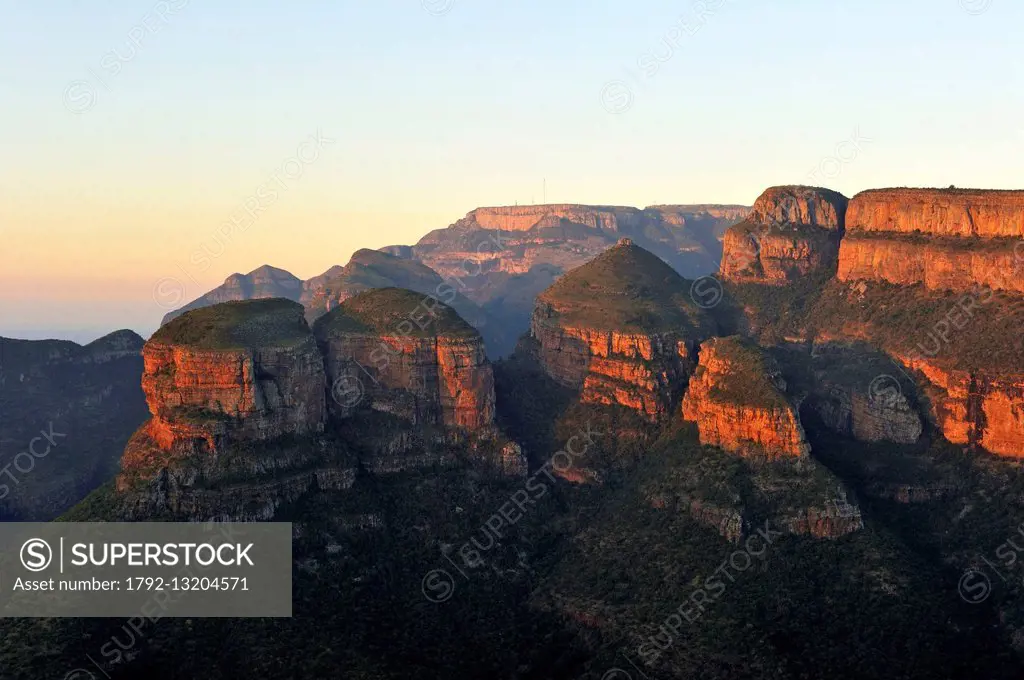 South Africa, Mpumalanga, Drakensberg Escarpment, Blyde River Canyon, Three Rondavels