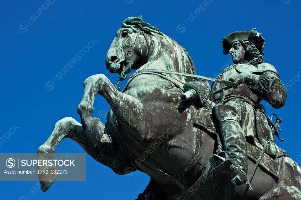 Austria, Vienna, historic center listed as World Heritage by UNESCO, Hofburg, Heldenplatz, equestrian statue of Prince Eugene de Savoie who went to wa...