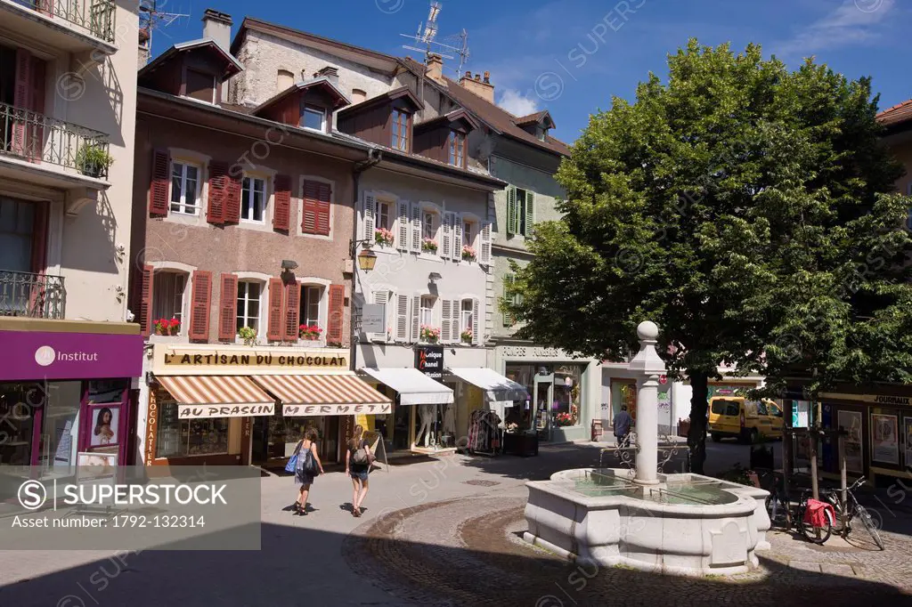 France, Haute Savoie, Le Chablais, Thonon les Bains, downtown, square Aristide Briand