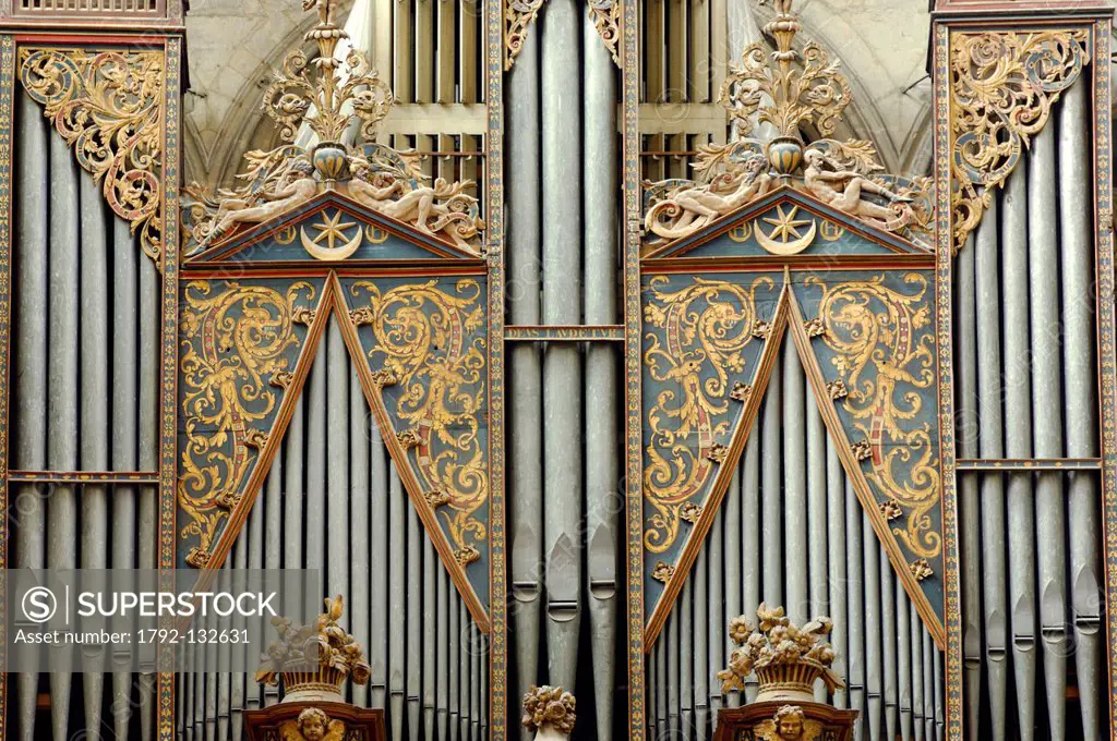 France, Somme, Amiens, Notre Dame d´Amiens Cathedral, listed as World Heritage by UNESCO, the great organ