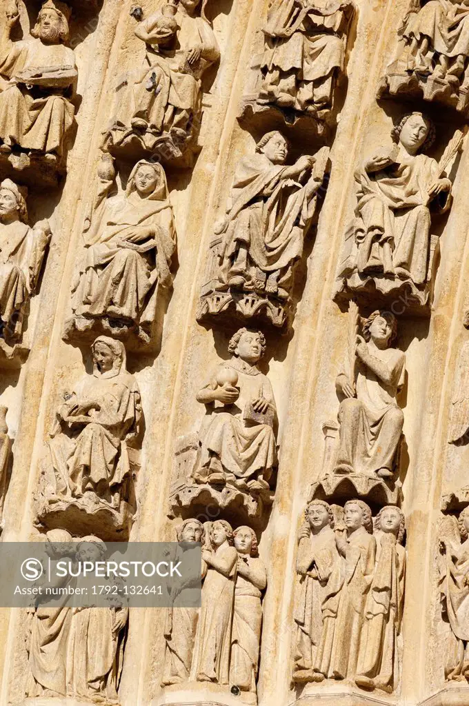 France, Somme, Amiens, Notre Dame d´Amiens Cathedral, listed as World Heritage by UNESCO, details of the statues of the left arch of the portal of Jud...