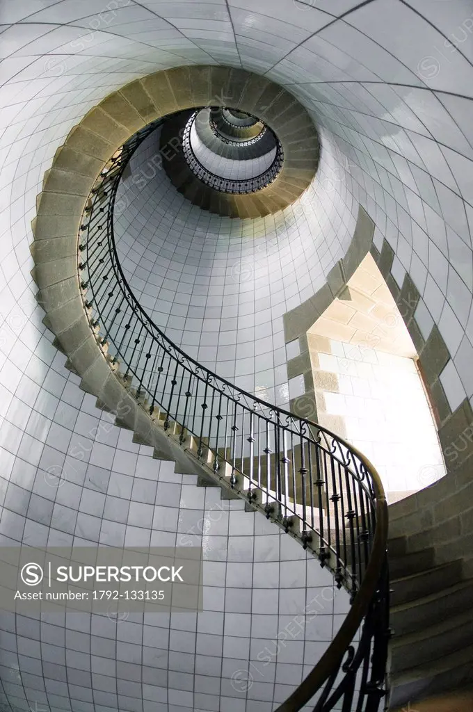 France, Finistere, Plougerneau, Ile Vierge in Archipel de Lilia, the Ile Vierge Lighthouse, the spiral staircase