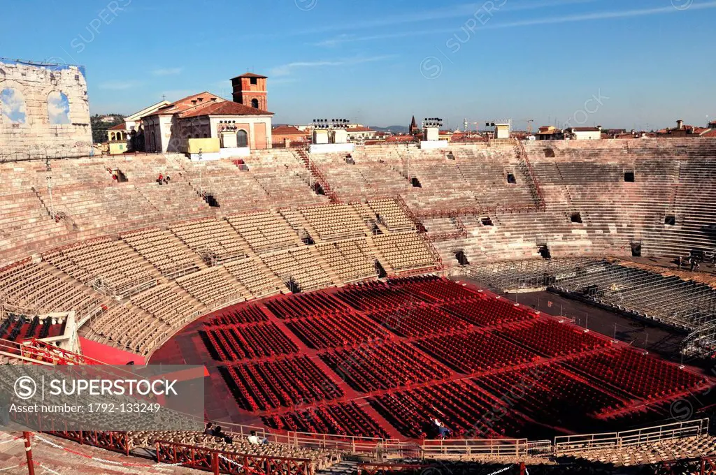 Italy, Veneto, Verona, listed as World Heritage by UNESCO, the Verona Arena on Piazza Bra, ancient Roman amphitheater built in 30 after J_C