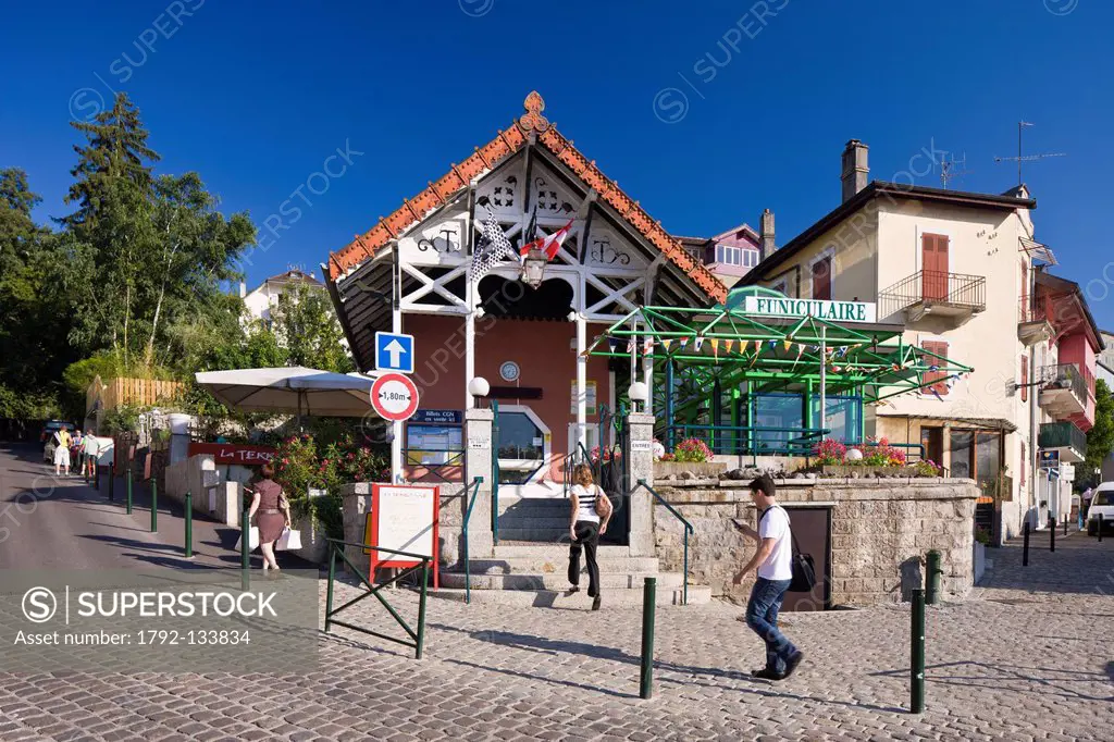 France, Haute Savoie, Le Chablais, Thonon les Bains, the station of the cable car