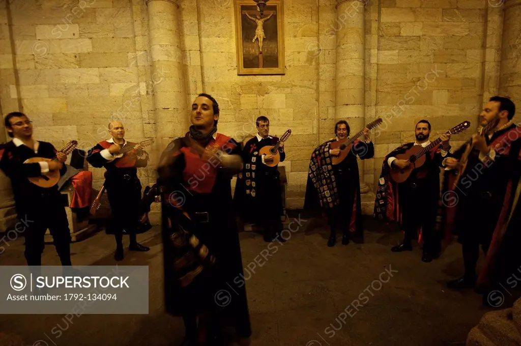 Spain, Galicia, Santiago de Compostela, listed as World Heritage by UNESCO, galician folk concert of the band Las Tunas, in 17th century costumes, on ...