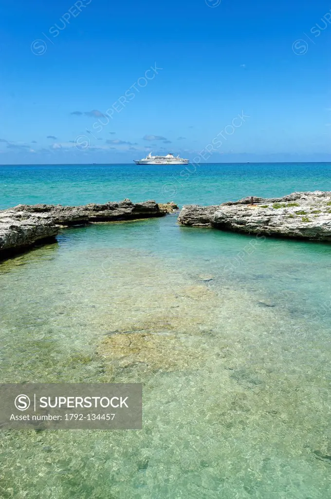 Bahamas, Grand Bahama Island, Eight Mile Rock, Boiling Hole, natural lagoon that fills at high tide, giving evidence of the cavernous geology of the i...