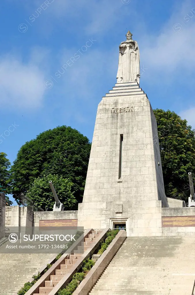 France, Meuse, Verdun, Monument a la Victoire et aux Enfants de la Ville Monument to the Victory and to the Children of the City of architect Leon Che...