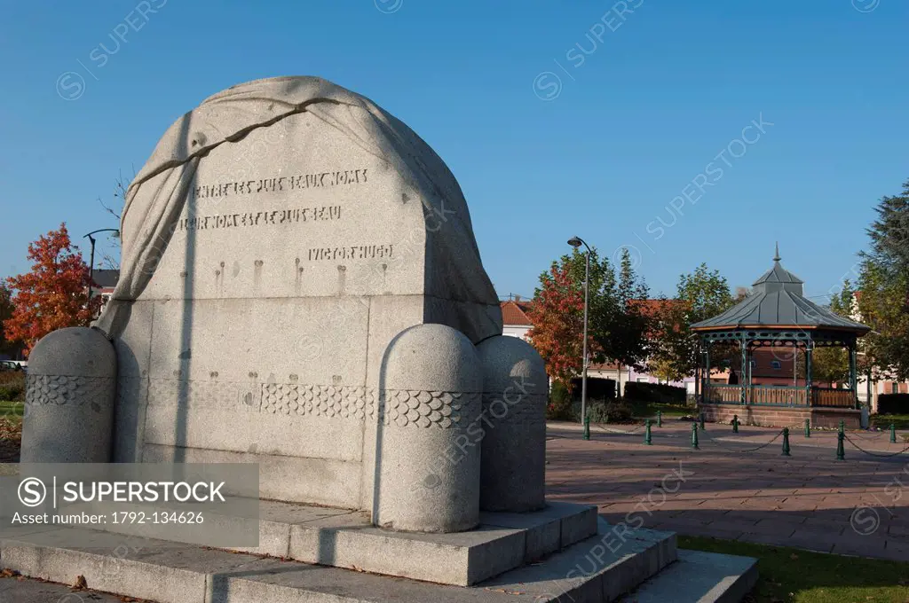 France, Bas Rhin, Bischwiller, War memorial