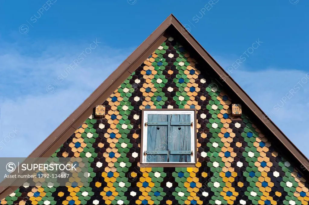France, Bas Rhin, Soufflenheim, facade of house with polychromatic potteries