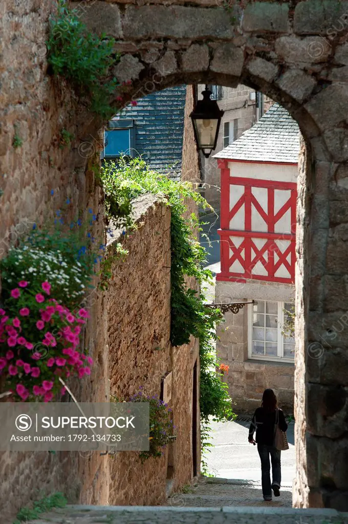 France, Cotes d´Armor, Moncontour de Bretagne, labelled Les Plus Beaux Villages de France The Most Beautiful Villages of France, Rue de la Poterne St ...