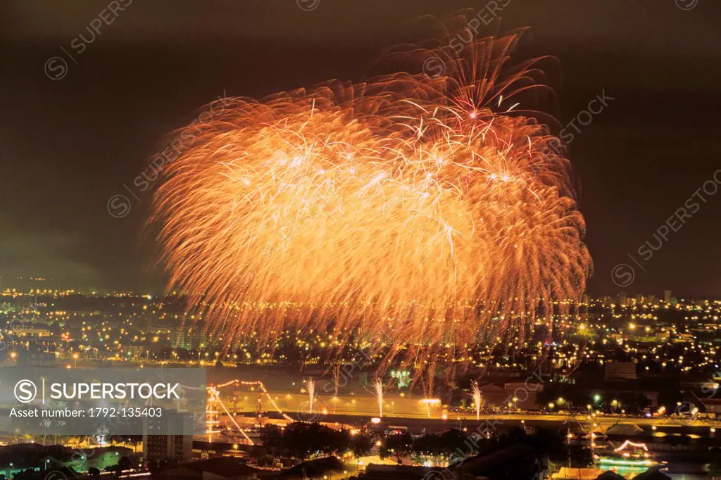 France, Seine Maritime, Rouen, Armada du Siecle Armada of the Century 1999, fireworks above the Seine River