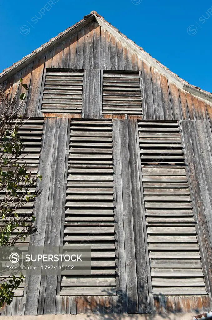 France, Bas Rhin, Sundhouse, wooden barn