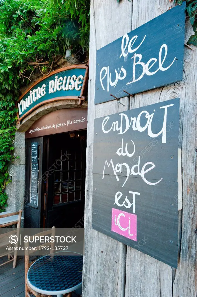 France, Finistere, Locronan, labelled Les Plus Beaux Villages de France The Most Beautiful Villages of France, church square, L´Huitre rieuse Bar