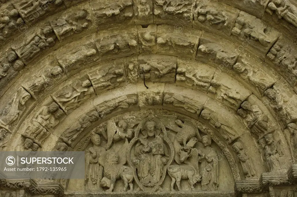 Spain, Navarra, Estella, stop on El Camino de Santiago, San Miguell church, dated 12_13th centuries, ornemental details of the roman portal