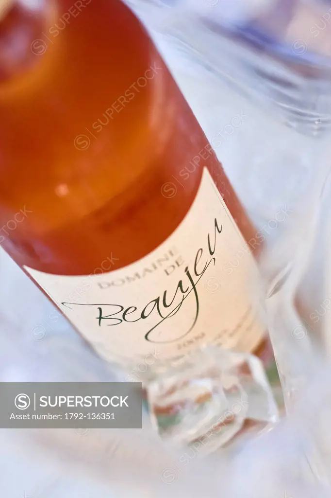 France, Bouches du Rhone, Salins de Giraud, organic rose wine from Domaine de Baujeu, the restaurant, the Saladelles