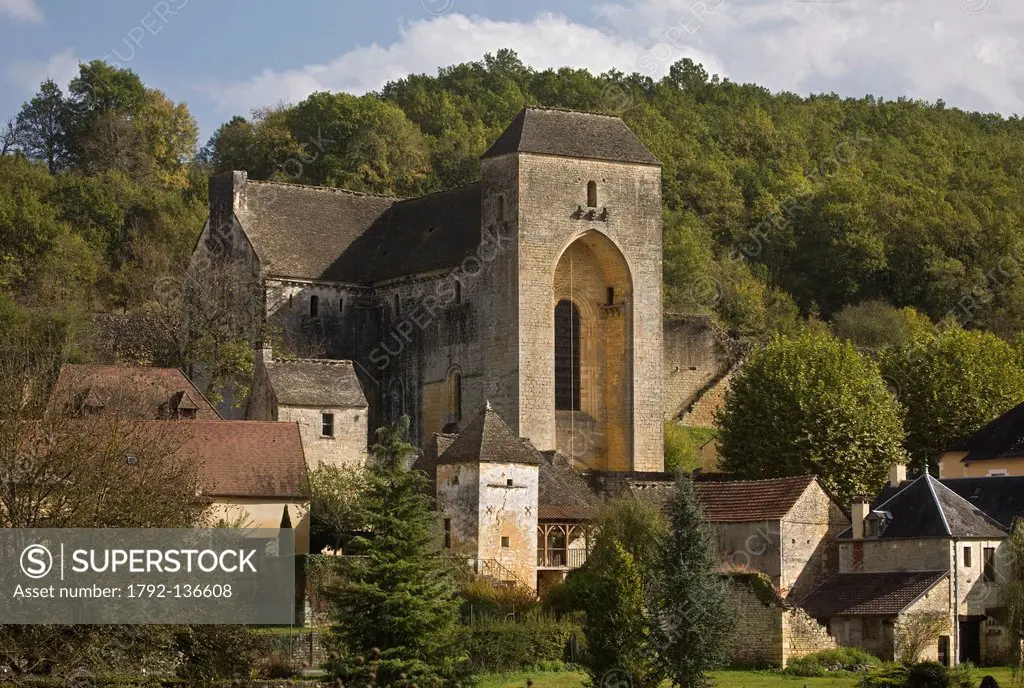 France, Dordogne, Black Perigord, Saint Amand de Coly, The abbey of Saint Amand de Coly and village houses
