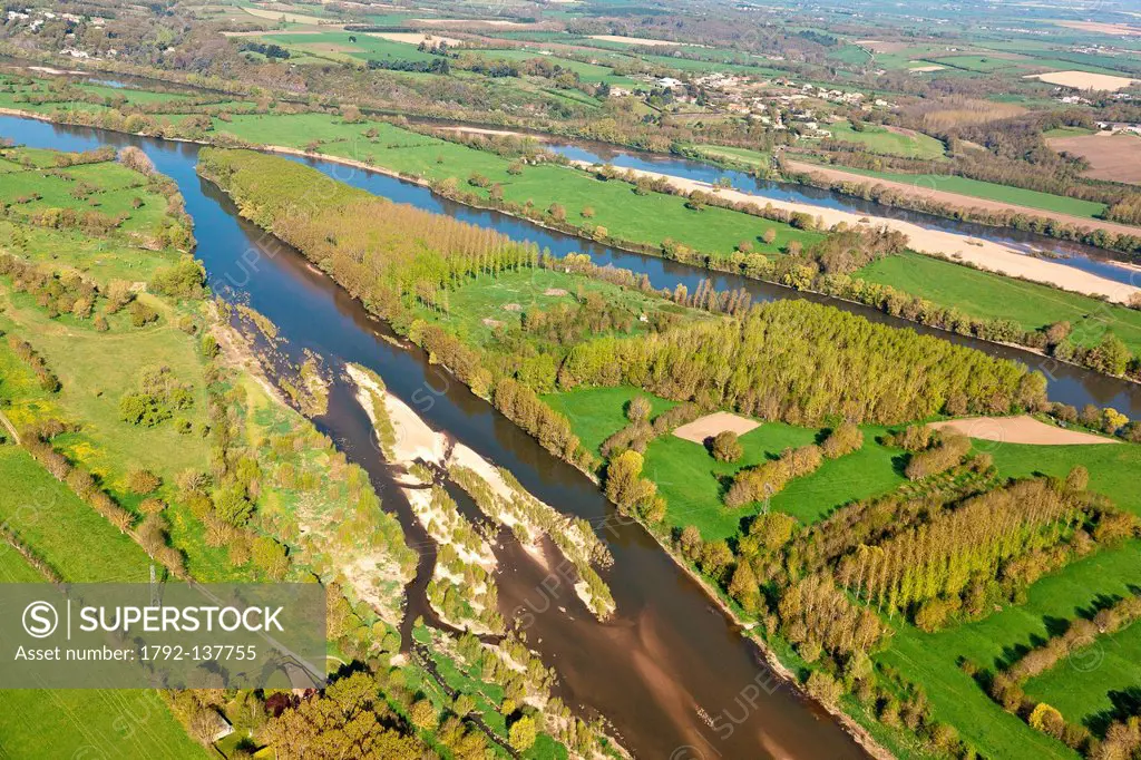 France, Loire_Atlantique, Ancenis, Coton and La Macrire islands on the Loire river aerial photography