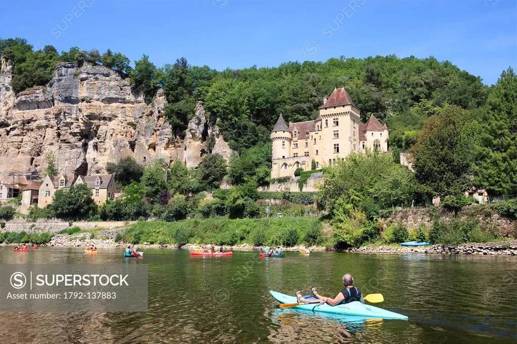 France, Dordogne, Perigord Noir, Dordogne Valley, La Roque Gageac, labelled Les Plus beaux Villages de France The Most Beautiful Villages of France, C...