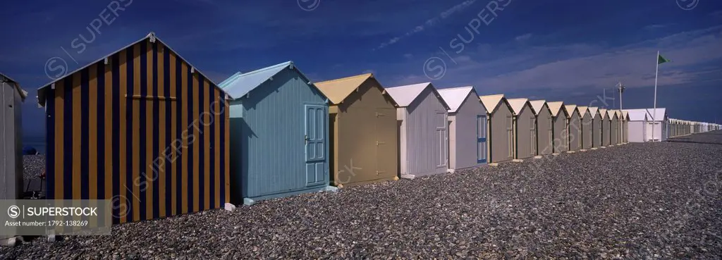 France, Somme, Baie de Somme, Cayeux sur Mer, Sation popular beach with its shingle beach and 400 beach huts