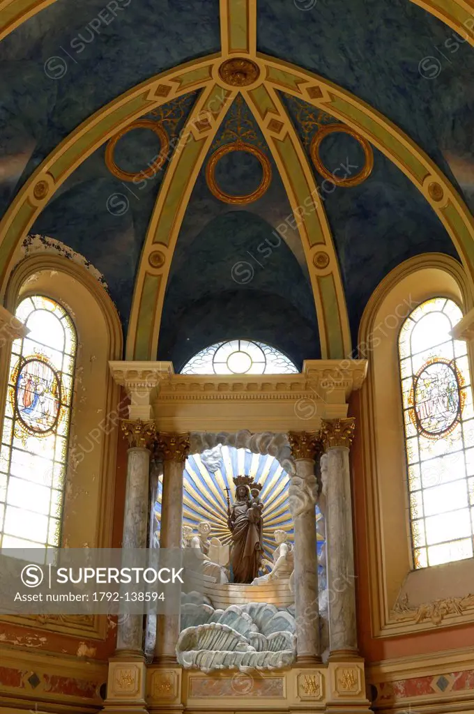 France, Pas de Calais, Boulogne sur Mer, Basilique Notre Dame de l´Immaculee Conception, interior vaults