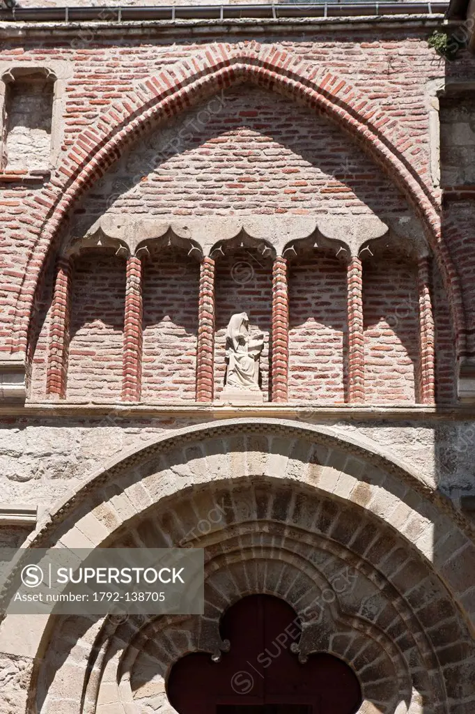 France, Lot, Cahors, Saint Etienne Cathedral, South Portal