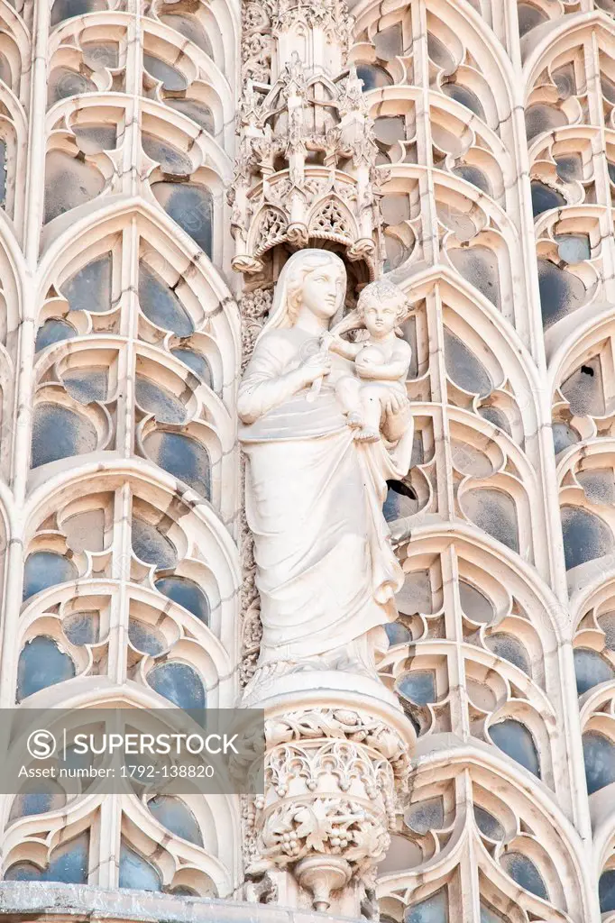 France, Tarn, Albi, the episcopal city, listed as World Heritage by UNESCO, sculptures on the baldachin of the Sainte Cecile cathedral