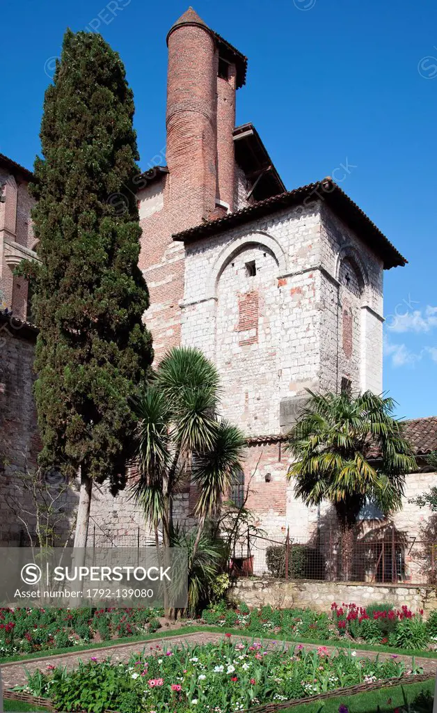 France, Tarn, Albi, the episcopal city, listed as World Heritage by UNESCO, the cloister garden of the Saint Salvi church