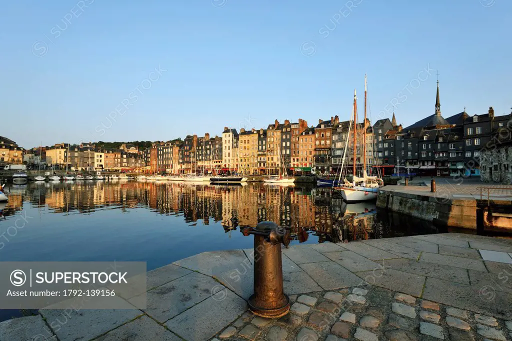 France, Calvados, Pays d´Auge, Honfleur, Vieux Bassin old basin and Sainte Catherine quay