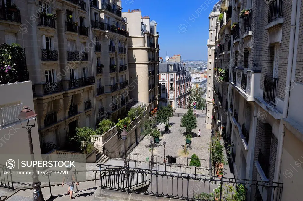 France, Paris, stairs of the Butte Montmartre, the Rue du Mont Cenis