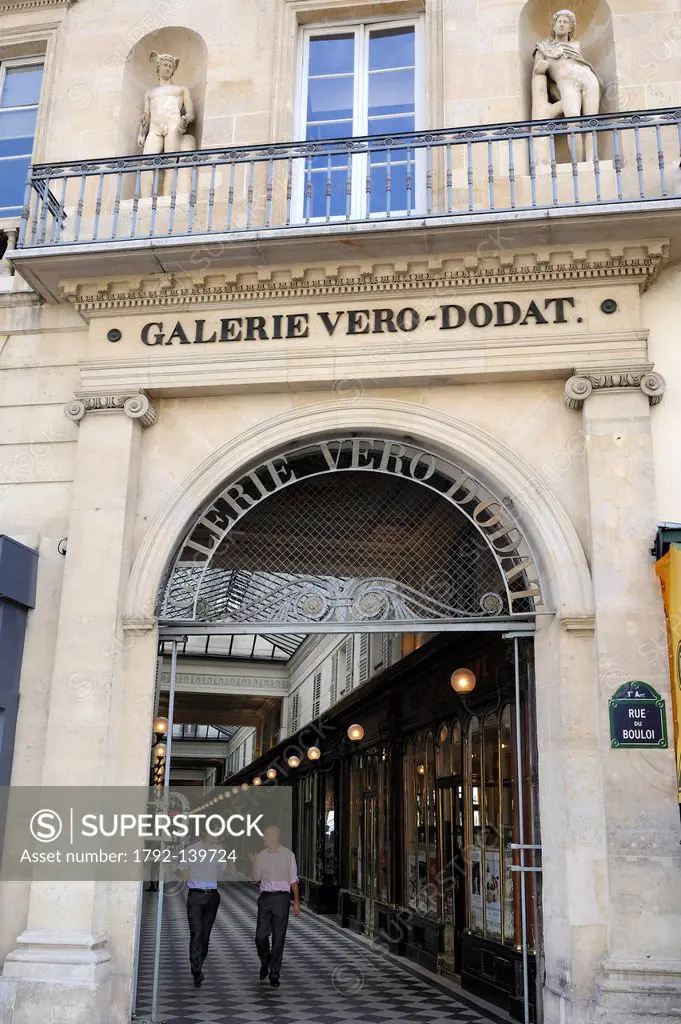 France, Paris, Galerie Vero Dodat between the Rue Jean Jacques Rousseau the Rue du Bouloi, entrance Rue du Bouloi