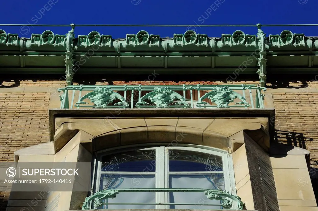 France, Paris, the Castel Beranger, 14 Rue La Fontaine building in Art Nouveau style by Hector Guimard