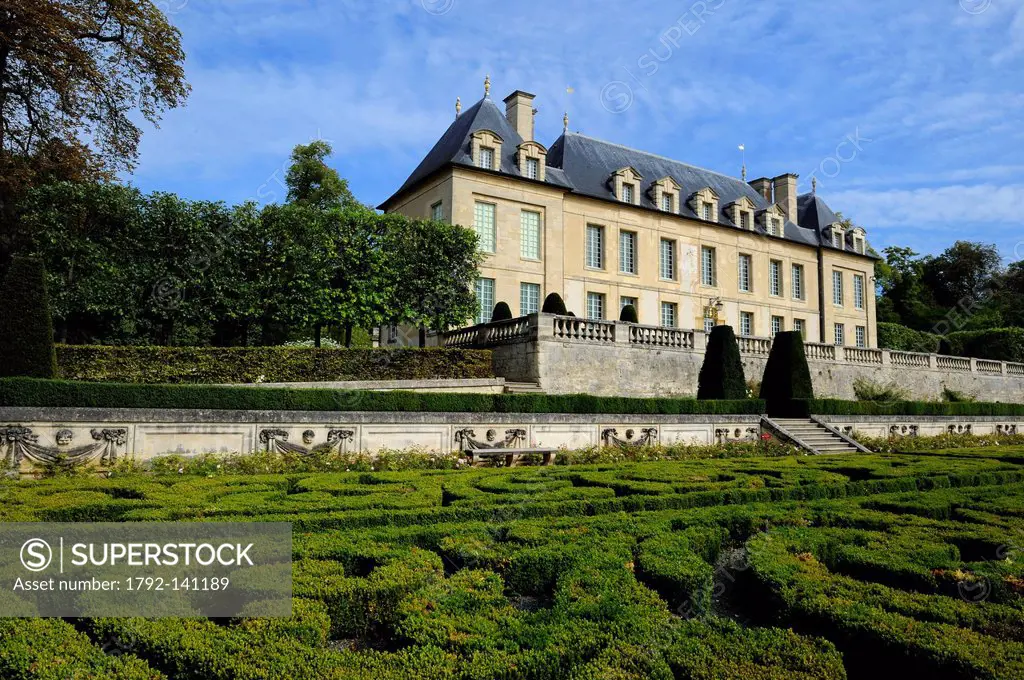 France, Val d´Oise, French Vexin natural regional park, Auvers sur Oise, castle 17th century, south facade