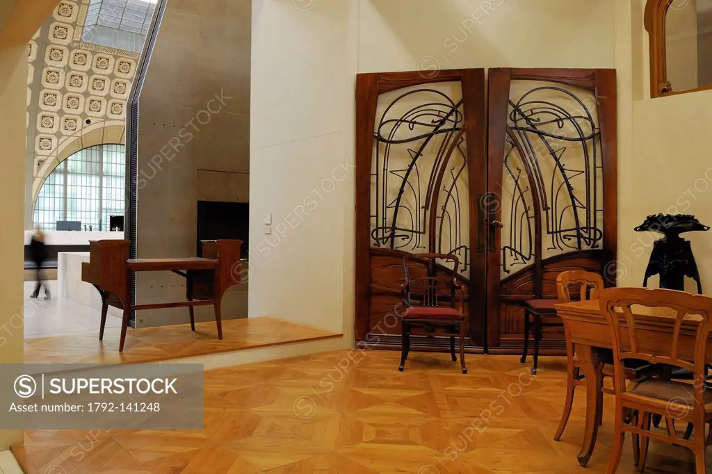 France, Paris, the Orsay Museum, Art Nouveau hall, double door from the storefront Coutolleau in Angers by Hector Guimard