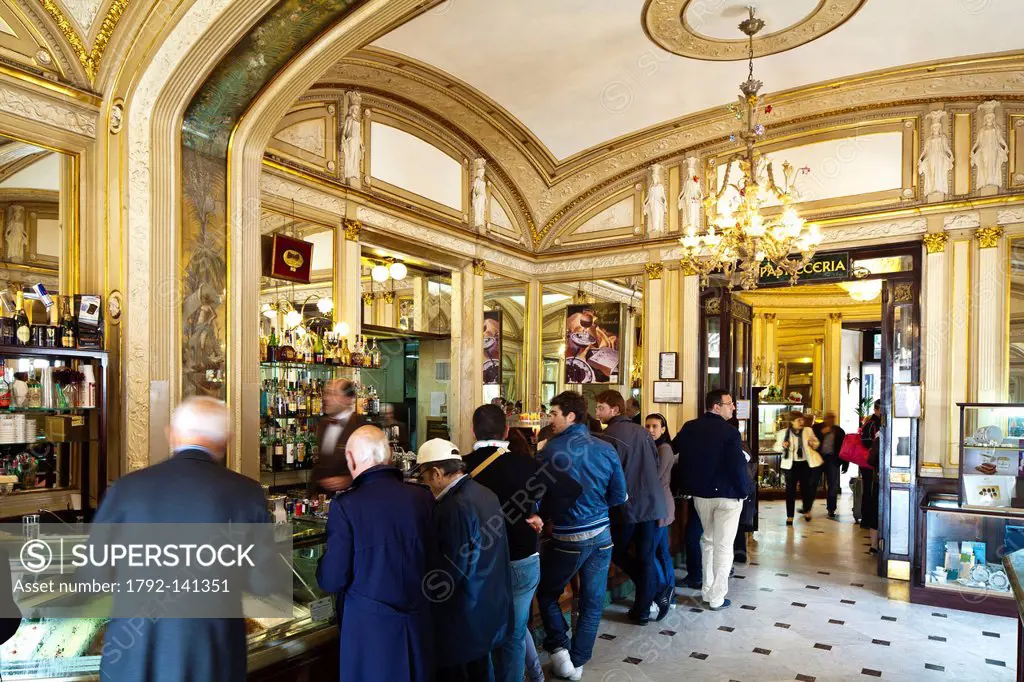 Italy, Campania, Naples, Historic center listed as World Heritage by UNESCO, Piazza del Plebiscito, Caffe Gambrinus founded in 1860, a former purveyor...