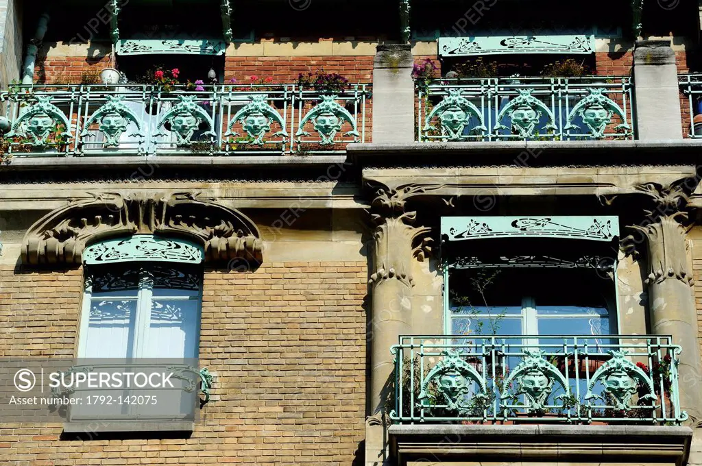 France, Paris, the Castel Beranger, 14 Rue La Fontaine building in Art Nouveau style by Hector Guimard