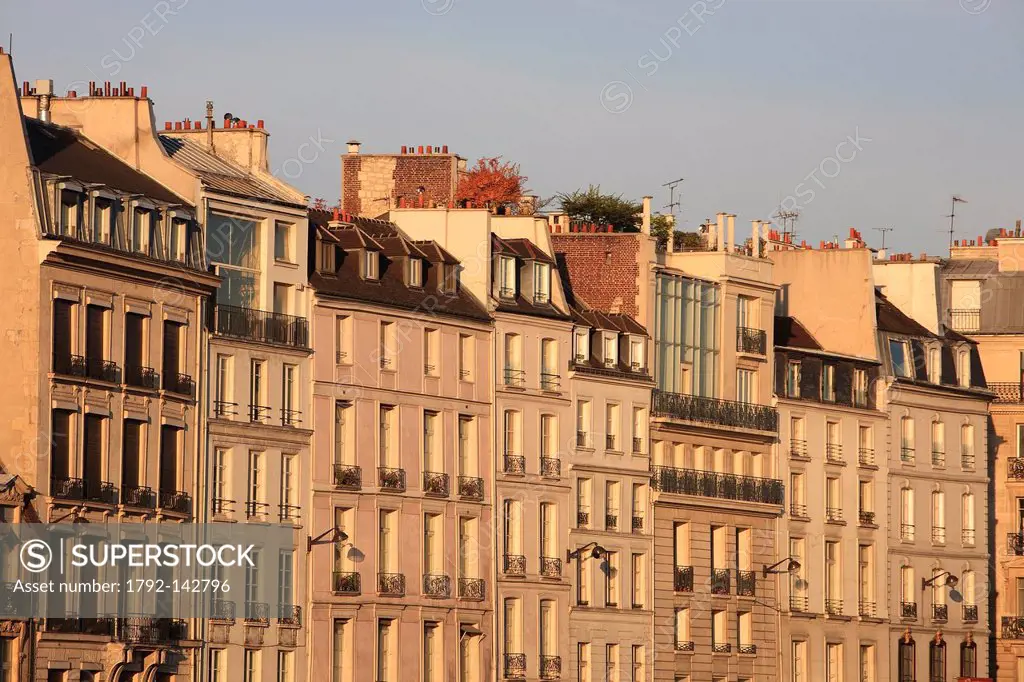 France, Paris, facades on Quai des Grands Augustins