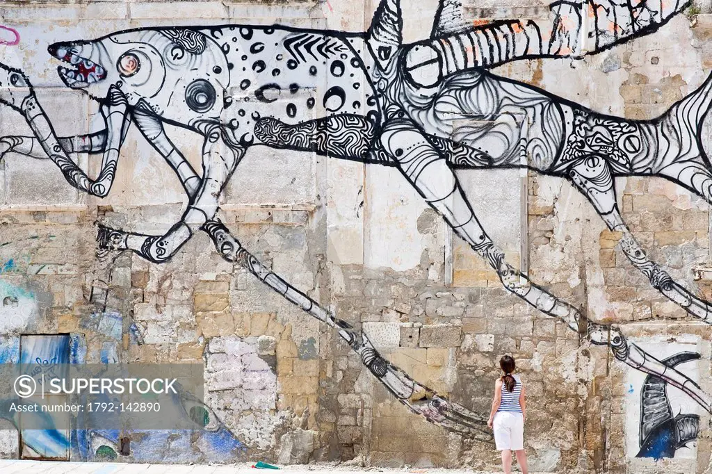 Italy, Puglia, Taranto, street art