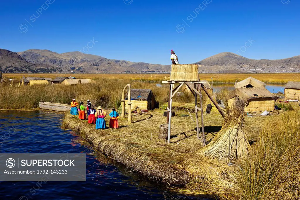 Peru, Puno province, descendants of the indians Uros live on totora floatting islands on the Titicaca lake, mainly from the tourism