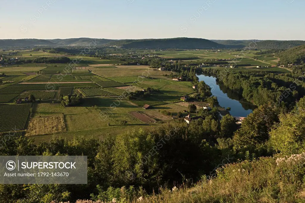 France, Lot, Belay, view over a bend in the Lot Valley in the AOC Cahors