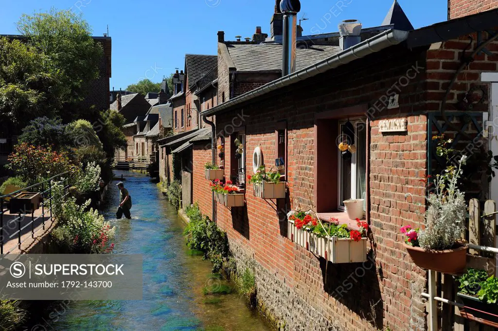 France, Seine Maritime, the village of Veules les Roses is crossed by the Veules, famous river for the short length of its course 1100 m