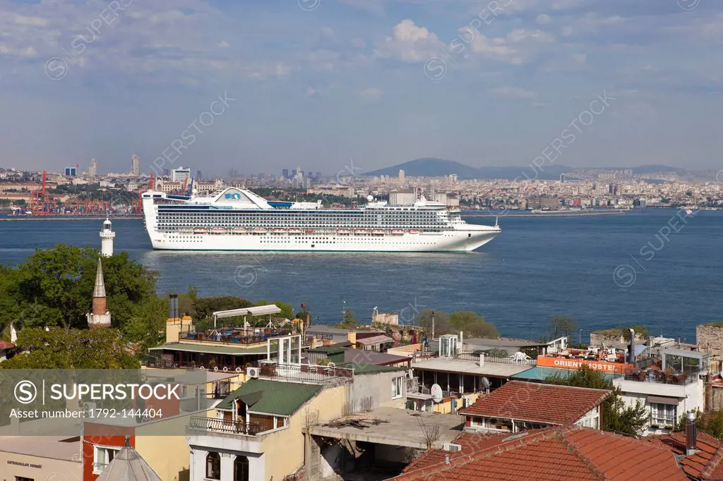 Turkey, Istanbul, a cruise ship through the Bosphorus